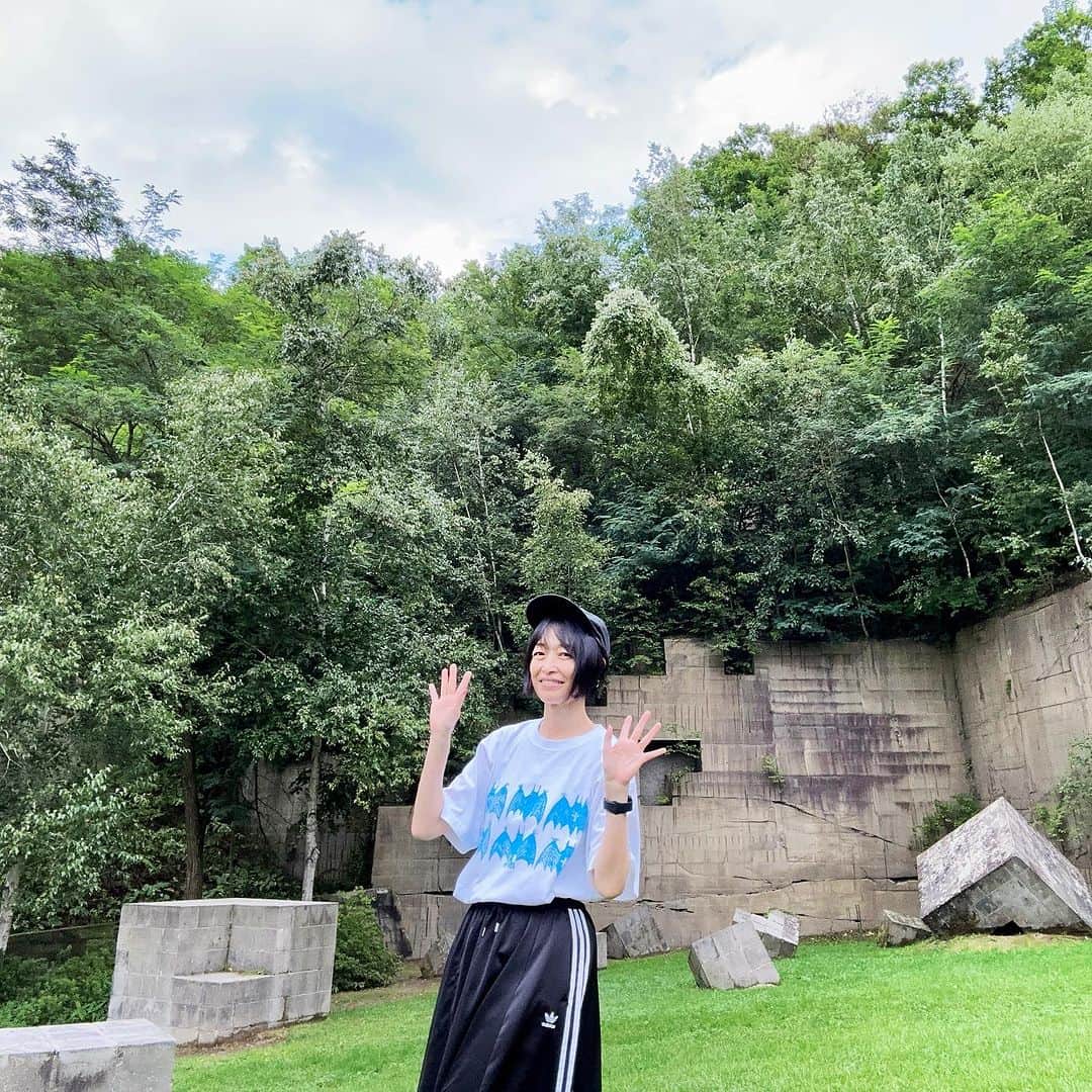 畑亜貴さんのインスタグラム写真 - (畑亜貴Instagram)「札幌にてロケハン、意外と暑い。  #akhtravelogue #akhtshooting」9月14日 11時12分 - akihata.jp