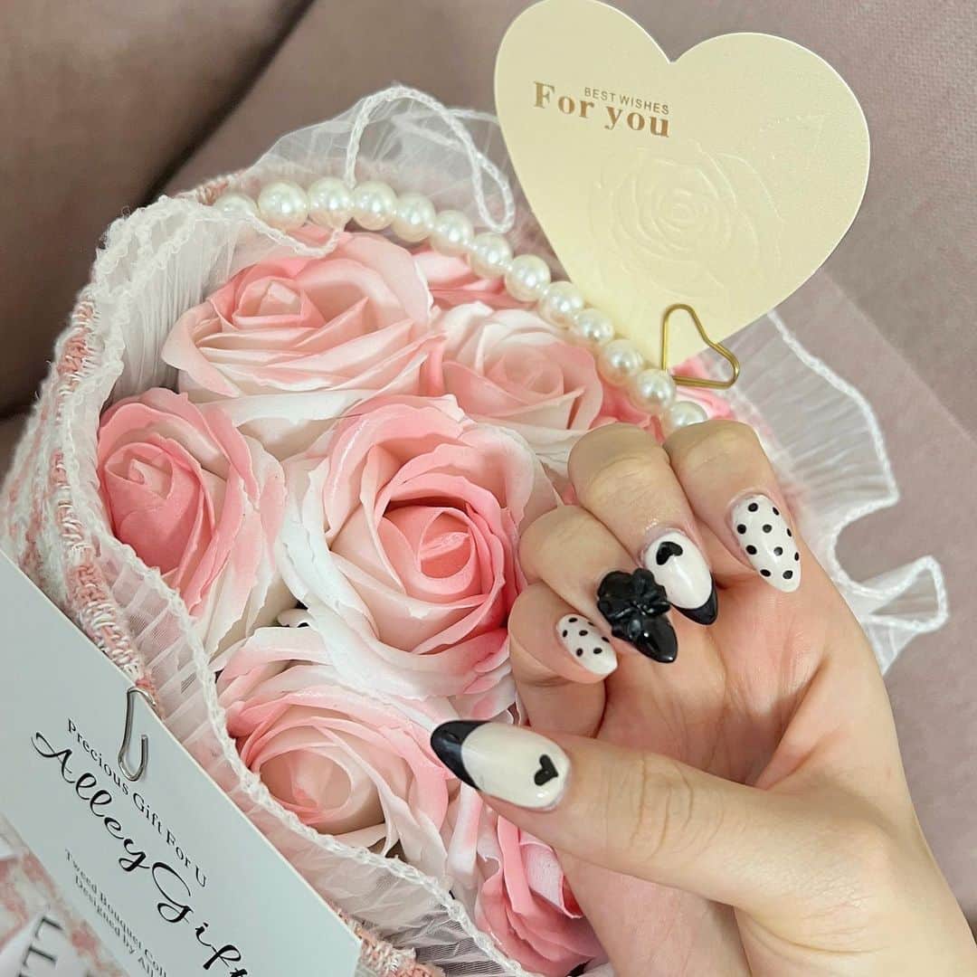 星野麻里愛のインスタグラム：「new nail💅🤍　 #セルフネイル#ジェルネイル #ネイルデザイン#ジェルネイルデザイン」