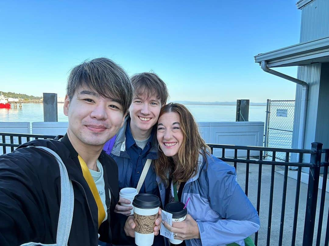 Seigo & Brenさんのインスタグラム写真 - (Seigo & BrenInstagram)「We had such a great time in Victoria, Canada. Food was amazing and temperature was perfect!  @mammakulp is mom for us but also BEST FRIEND! We already miss you ;)   カナダのビクトリアの旅は最高でした！食べ物も天気も最高だったなぁ😃  ブレンママは母でもあり友達って感じ❤️すでにもう寂しいな〜🥲  #Canada #victoria #gay #gaycouple #ゲイ #ゲイカップル #夫夫 #husbands #Seattle #シアトル #loveislove #Pride #LGBTQ #アメリカ生活 #husbandandhusband #Japan #日本 #Youtube」9月14日 11時15分 - seigoandbren