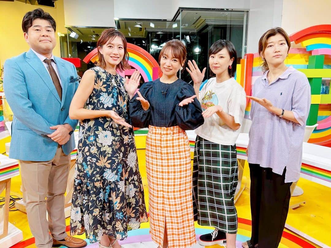 のインスタグラム：「昨日の生放送『5時に夢中！』 見て下さった皆様 ありがとうございました💓  最高に楽しかった〜🥰✨  ハロプロが好きだと 皆さんに言って頂いて… すごく嬉しかったです💜  イントロクイズ つい本気になってしまい 機械が壊れるんじゃないかっていうくらい必死にボタンたたいちゃいました。笑  笑いっぱなしで あっという間だったな〜🎵  初めましての皆様なのに そんな風に感じないくらい 温かく迎えていただいて 嬉しかったです🥰  ありがとうございました🙏✨  #5時に夢中」