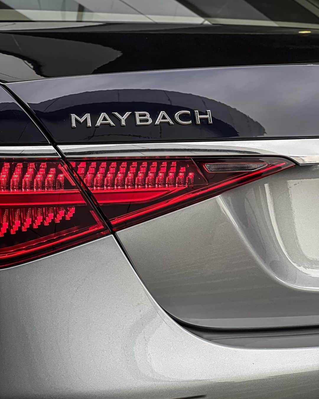 メルセデス・ベンツさんのインスタグラム写真 - (メルセデス・ベンツInstagram)「A legendary appearance: the Mercedes-Maybach S 680.  📷 @agr_65  #MercedesBenz #MercedesMaybach #MBfanphoto  [Mercedes-Maybach S 680 | WLTP: Kraftstoffverbrauch kombiniert: 14,2‒13,2 l/100 km | CO₂-Emissionen kombiniert: 322‒300 g/km | mb4.me/DAT-Leitfaden]​」9月14日 3時00分 - mercedesbenz