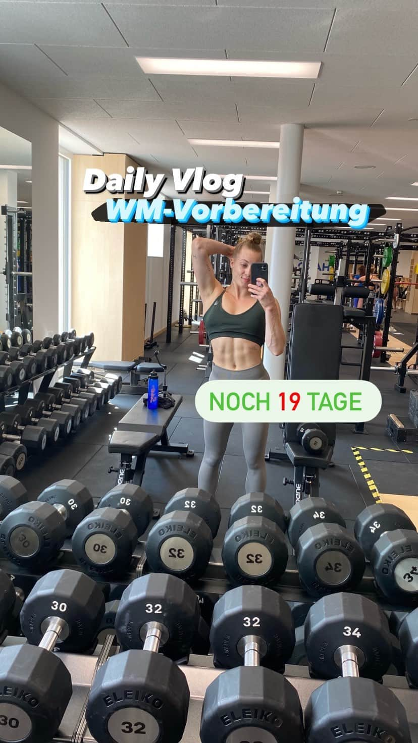 Carina Kröllのインスタグラム：「T-19 days until world championships 🤸🏼‍♀️ . Mit Code „Carina“ spart ihr immer maximal bei More, Oace & Fit Jeans und könnt mich dadurch unterstützen 🤓danke! 🫶🏻 lanzeige* . Meine Supplements: Essentials, Mineral Complete, Curcu more, Creatin + Carnitin lanzeige . Meine Produkte, die ich täglich verwende: Total Protein (🥇 Cherry Yughurt), Light Gourmet Saucen (🥇 BBQ), Chunky Flavour (🥇 Salted Caramel), Zerup (🥇 Johannisbeere), More Clear (🥇 Mango) . . . #fulldayofeating#fdoe#morenutrition#morenutritionrezepte#morenutritionchunkyflavour#gymnasticsvlog#gymnasticsfood#fooddiary#wasichaneinemtages#athletenutrition#gymnasticsnutrition#wettkampfvorbereitung#competitionprep#gymnast#gymnastics#gymnasticslife#gymnasticsnutrition#healthynutrition#roadtoparis2024#nationalteamaustria#teamaut#carinakroell」