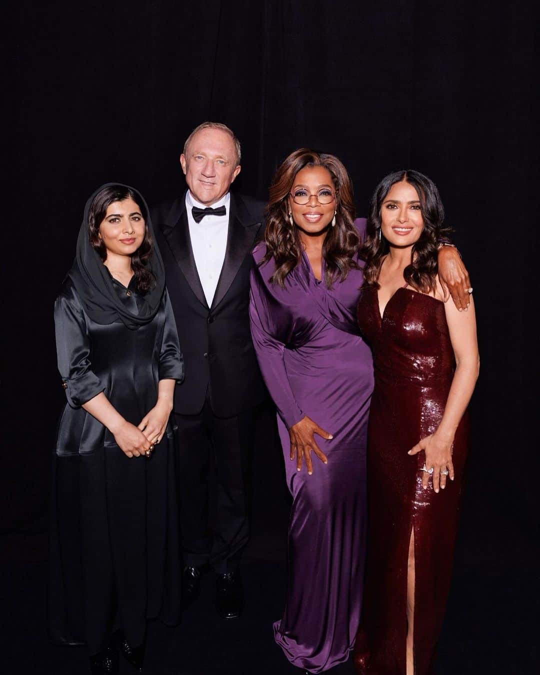 のインスタグラム：「What a night! Thank you to everybody who came out to celebrate 15 years of the @keringfoundation and the second annual 'Caring for Women' dinner to benefit the Malala Fund, National Network to End Domestic Violence (NNEDV) and New York City Alliance Against Sexual Violence. I am so honored to work alongside this brilliant foundation to combat gender-based violence and continue the fight to protect vulnerable women and children all across the globe.  ¡Qué noche! Gracias a todos los que asistieron a celebrar los 15 años de @keringfoundation y la segunda cena anual 'Caring for Women' en beneficio del Malala Fund, National Network to End Domestic Violence (NNEDV) and New York City Alliance Against Sexual Violence. Es un gran honor para mí trabajar junto a esta brillante fundación para combatir la violencia de género y continuar la lucha para proteger a las mujeres y los niños vulnerables en todo el mundo.  Oprah, @malala, Zoë Kravitz, @channingtatum, @christianamusk, @nicolekidman, @lindaevangelista, @kimkardashian, @isabelle.huppert, @gayleking, @oliviawilde   📸: German Larkin @germanlarkin」