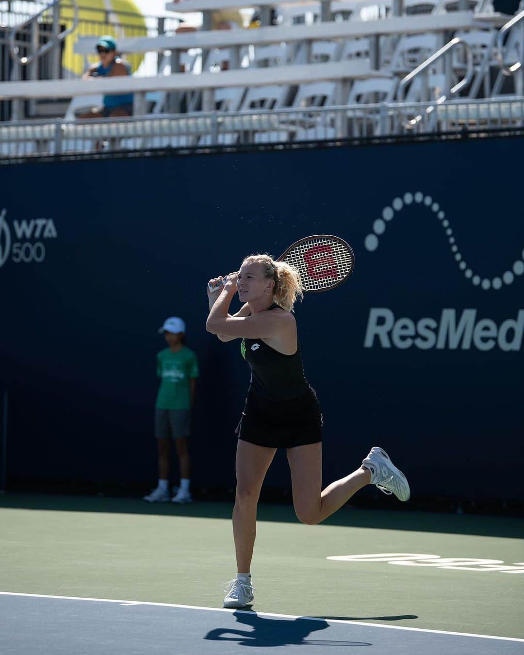 カテリナ・シニアコバのインスタグラム：「QF of San Diego locked ✅👯‍♀️」