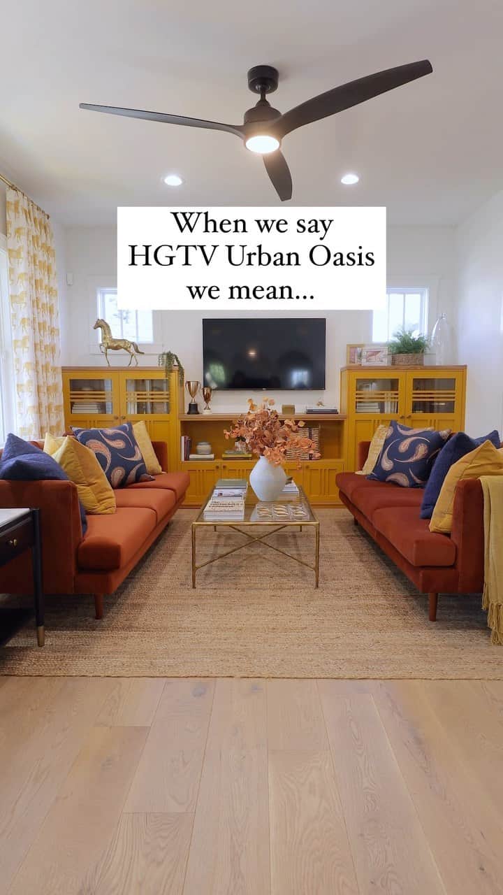 HGTVのインスタグラム：「A charming, Southern-inspired bungalow in Louisville that you could win? 🤩 Say LESS. Bfr, this beautiful 4-bed, 2.5-bath home designed by @bpatrickflynn could be yours very soon! The sweepstakes starts 10/2. Click the link in our bio to sign up for reminders today! 👈🏽」