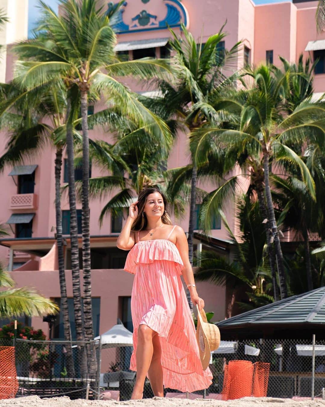 Angels By The Sea Hawaii Waikiki Based Boutiques ?Original clothing designed のインスタグラム：「後ろから見たらロング、前から見たらショート👗 Long dress from behind but short dress from front…  前後で長さが異なるドレス、ラニカイドレス 私達の商品の中でも根強い人気です 裾の大きなフリルが揺れてとても華やか  Angels by the Sea is also known as its “High-Low Dress” series! This Lanikai Dress is a unique high low dress with lots of frills 🌺  👗 Lanikai Dress in Pineapple Print 📸 @angelsbythesea  📍 Waikiki, Hawaii  @angelsbythesea has been Hawaii’s resort fashion brand based in Honolulu, Hawaii, since 2010. Please visit our online store 🌺www.angelsbytheseahawaii.com Owner Designer Nina Thai (Miss Waikiki) @nina_bythesea (日本語勉強中📚🙇🏻‍♀️) Please feel free to tag your pic for a chance to be featured!  ハワイのリゾートファッション、 エンジェルズバイザシー はミスワイキキである Nina Thai によって作られたハワイオリジナルファッションブランドです🌴日本語ウェブサイトはこちら www.angelsbytheseahawaii.jp  ハワイやリゾートファッションが好きな人は是非私達のアカウントをフォローして下さい🙌また私達の商品をポストする際にタグ付けしていただいたら私達からリポストされるチャンスがあります  #angelsbytheseahawaii #angelsbythesea #resortwear #hawaii #waikiki #supporthawaii #sheratonwaikiki #bandeau #palmleaves #hawaiibeaches  #ハワイ #ワイキキ #カイルア #ラニカイビーチ #シンプルコーデ #ハワイ好きな人と繋がりたい #エンジェルズバイザシーハワイ #エンジェルズバイザシー #リゾートファッション #ハワイに恋して #ハワイ限定 #シェラトンワイキキ #ワイキキビーチ」
