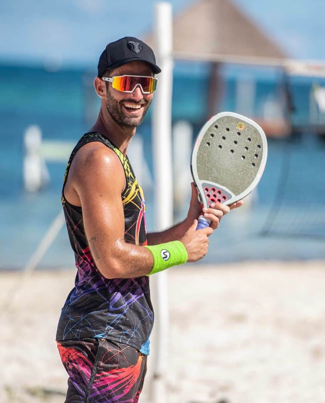 Ricardo Baldinさんのインスタグラム写真 - (Ricardo BaldinInstagram)「The last weekend I got to go to one of my favorite places (riviera maya 🇲🇽) and do what I most enjoy. Play beach tennis.  Played a BT10 and 50 alongside with Gleb Gofin from California, a tournament with great names and tough competition.  The results weren’t great but the experience was amazing. Thankful to @sexybrand.sexy for the support and @beachtenniscancunmexico for the organization. Till next time! Photos by @tuqui27 📸 #beachtennis」9月14日 4時18分 - rbaldin