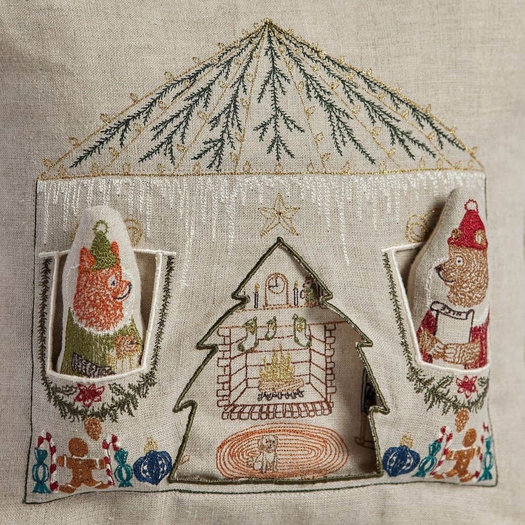 コーラル アンド タスクのインスタグラム：「The most wonderful time of the year is almost here! 🎄 Our new holiday collection will be available to shop tomorrow, Thursday 9/14.  We can't wait to show you all the new designs, in the meantime, watch our collection preview via the link in bio. #coralandtusk #christmasdecor」