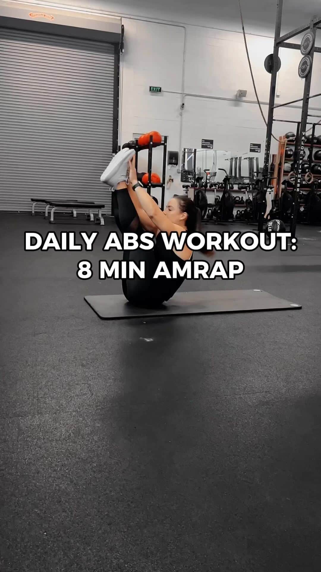 Camille Leblanc-Bazinetのインスタグラム：「8 minutes, how many rounds can you crush with from this Feroce Daily Abs workout?🔥👀 Add 2 reps each round and record your final count!🦄  Tap the link in bio to join the Daily Abs Program for only $10/month  #ferocefitness #workoutprogram #coreworkout #abs #abworkout」