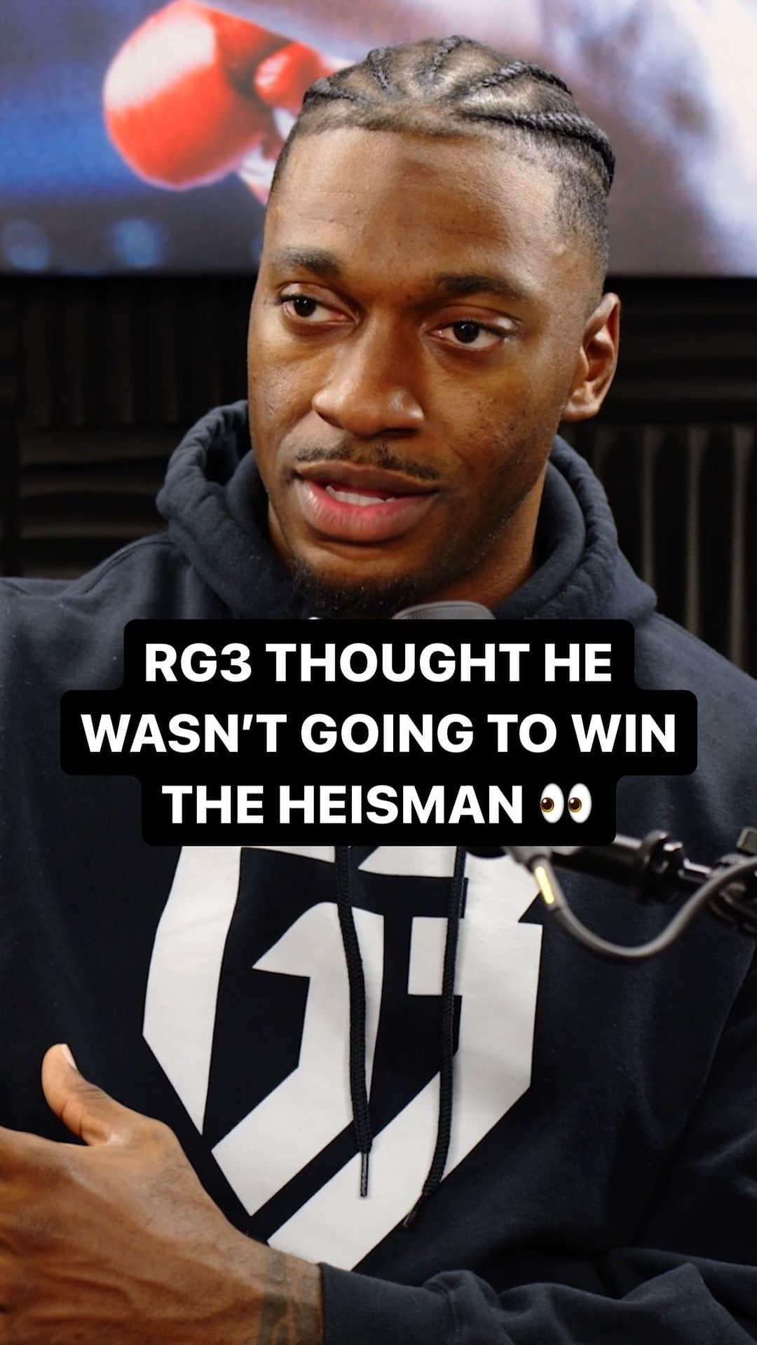 ロバート・グリフィン3世のインスタグラム：「When @rgiii walked into the Heisman finalist room his first thought was…   “There’s no way Baylor is winning this Heisman, there’s no way.”   In case you forgot, here were some of the other finalists that year.   Andrew Luck.   Trent Richardson.   Tyrann Mathieu.   Montee Ball.   And when he found out he won he was in total shock.  Because they gave it to the QB from “Little Old Baylor”   @nextupwithadam #cfb #collegefootball」