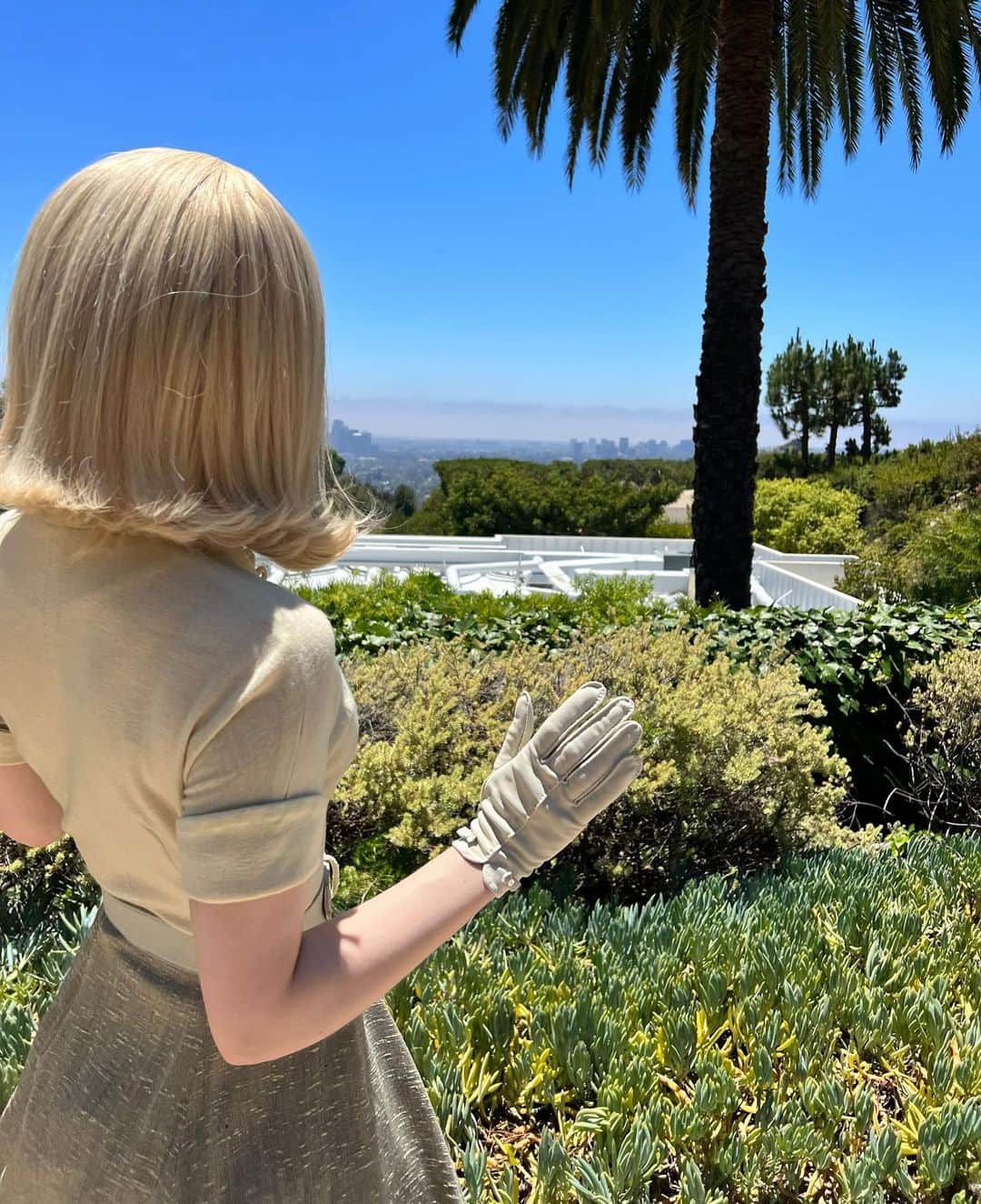 ダヴ・キャメロンさんのインスタグラム写真 - (ダヴ・キャメロンInstagram)「❤️‍🩹 !!! this award means so much to me, because the cause behind it means so much to me. feeling your support for the message of this video, one that was born out of such a dark time in the world (and one that remains an ongoing battle) has made me cry multiple times today !!! thank fuck for being able to make stuff when you don’t know where to put your feelings. very thankful for that, and for you guys. thank you to every person who voted. 🫂🤞🏻 that’s us. also first 1/2 of my 2 part debut album ALCHEMICAL out this fall 👹 see you there」9月14日 5時40分 - dovecameron