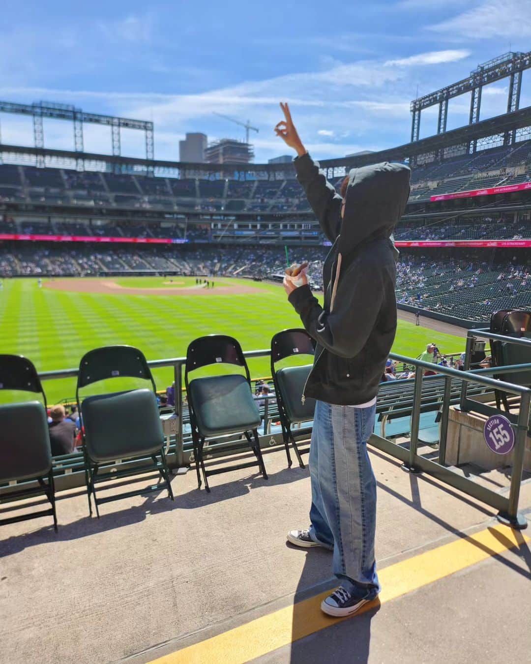 CHAN（チョン・チャヌ）さんのインスタグラム写真 - (CHAN（チョン・チャヌ）Instagram)「let's go Rockies!」9月14日 6時06分 - chan_w000