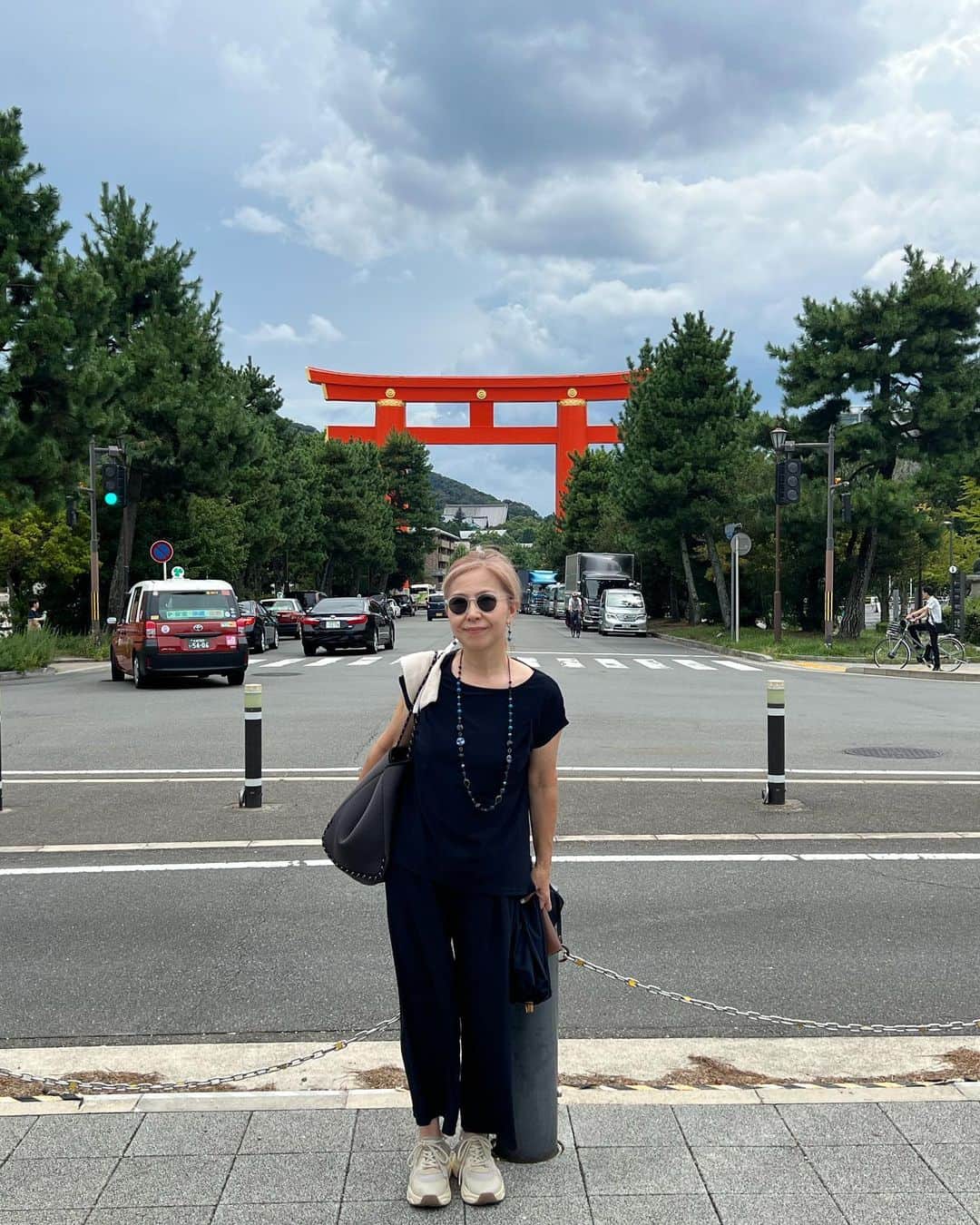 阿久津ゆりえさんのインスタグラム写真 - (阿久津ゆりえInstagram)「豪雨の嵐山☔️ 初めて行ったのに雨強すぎて全然回れず...😂 (それでもすごいいっぱいの人だった！) 早々に退散してしまったのでまたリベンジしに行きます🚃💨  京都旅は母、めみちゃんハイライトで締め〆 #kyoto #いっぱい食べる君が好き #ハンカチ紛失捜索発見事件 #嵯峨野湯 #yurie_travel」9月14日 6時13分 - yurie__a