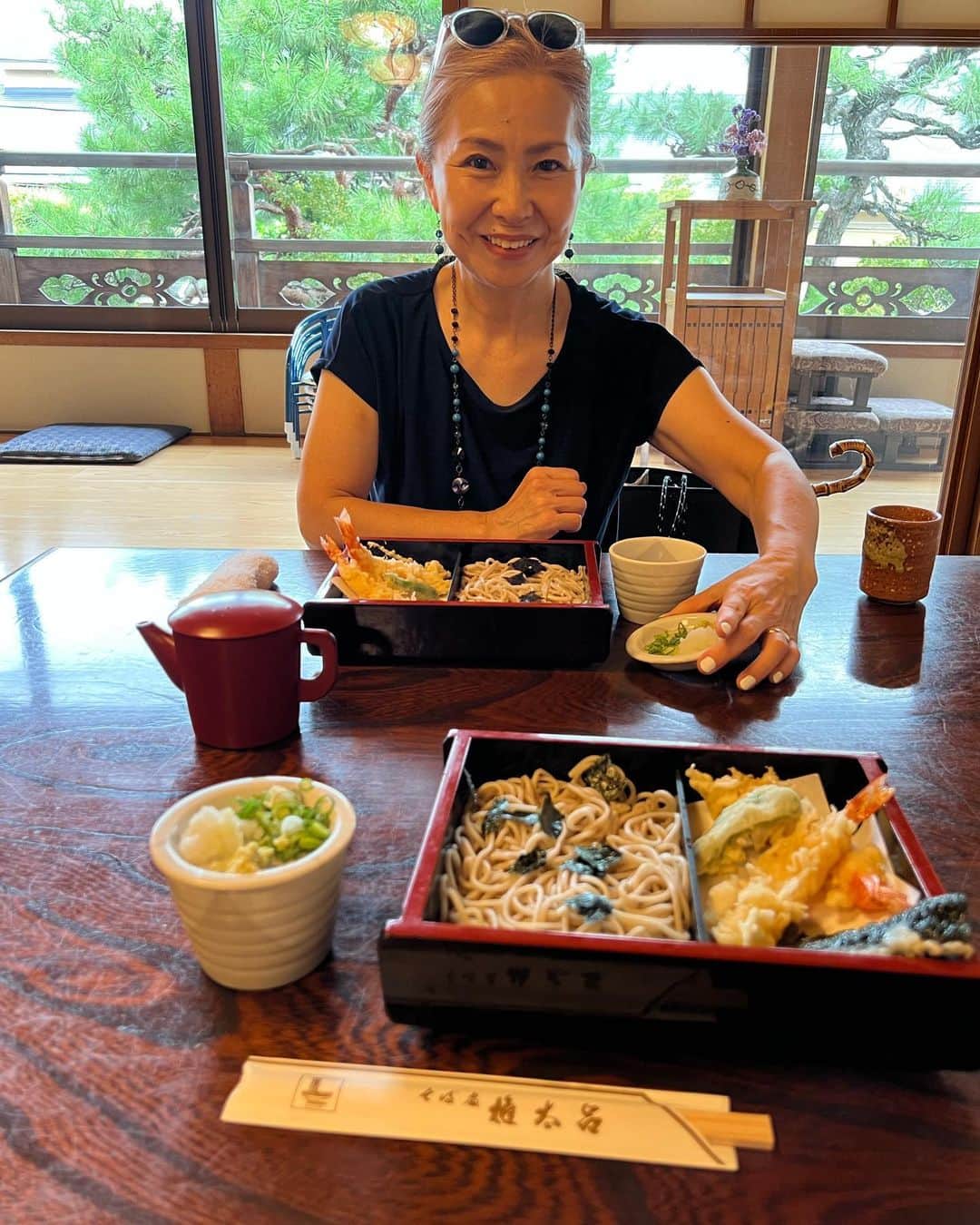 阿久津ゆりえさんのインスタグラム写真 - (阿久津ゆりえInstagram)「豪雨の嵐山☔️ 初めて行ったのに雨強すぎて全然回れず...😂 (それでもすごいいっぱいの人だった！) 早々に退散してしまったのでまたリベンジしに行きます🚃💨  京都旅は母、めみちゃんハイライトで締め〆 #kyoto #いっぱい食べる君が好き #ハンカチ紛失捜索発見事件 #嵯峨野湯 #yurie_travel」9月14日 6時13分 - yurie__a