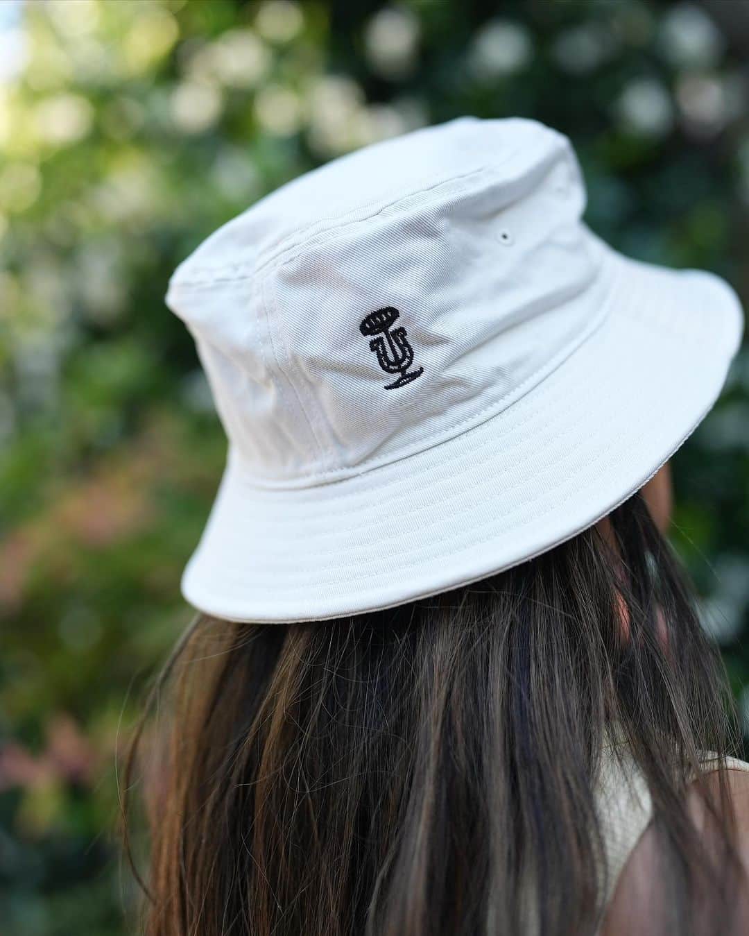 Stumptown Coffee Roastersさんのインスタグラム写真 - (Stumptown Coffee RoastersInstagram)「This Good Luck bucket hat is SOLD OUT on our website, but there are still a few left for sale in our Stumptown cafes — swing by and grab yours today! 🤞🧲❤️」9月14日 6時31分 - stumptowncoffee