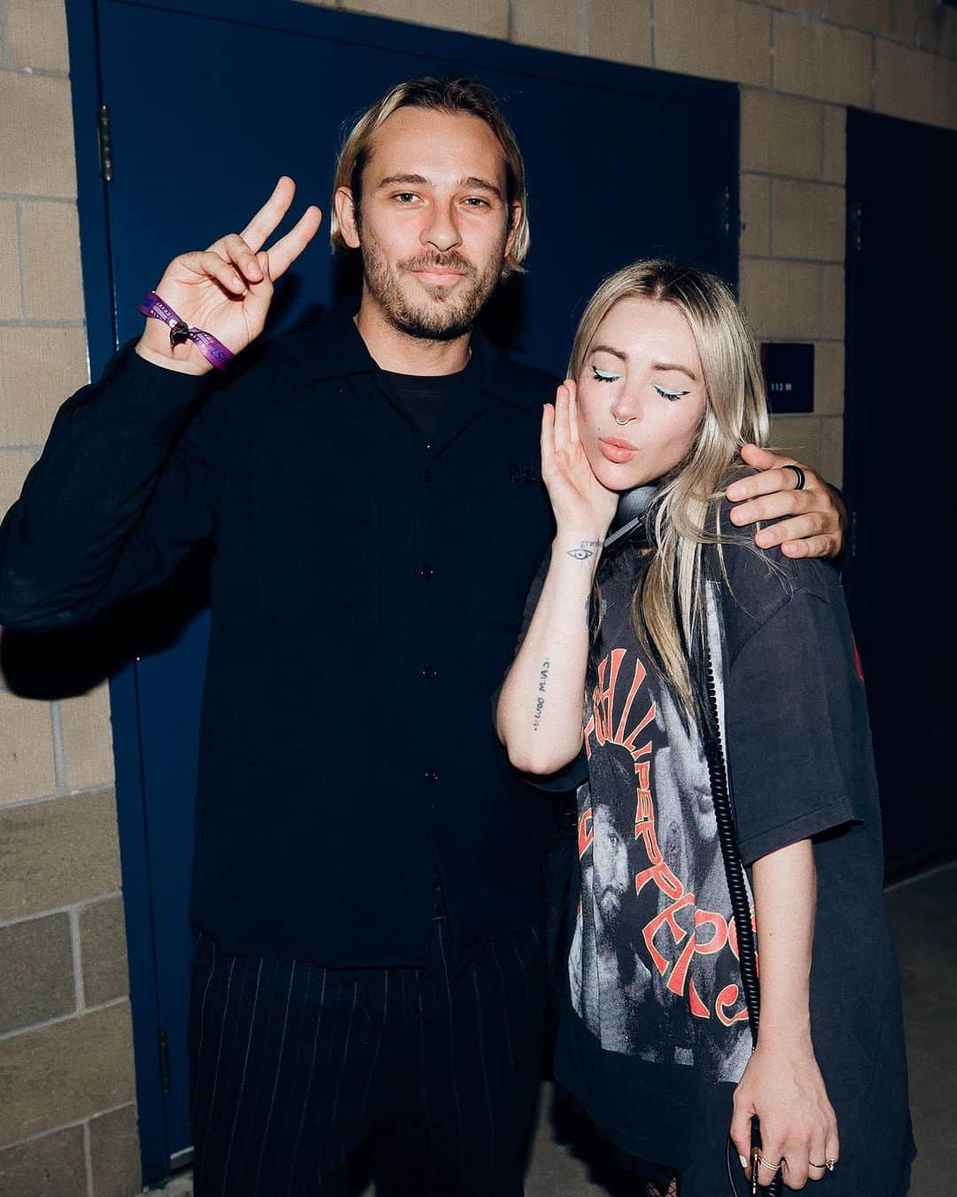 アリソン・ワンダーランドのインスタグラム：「Your Australian Mother and Father @flume」