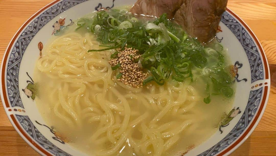 岡崎体育さんのインスタグラム写真 - (岡崎体育Instagram)「スープから作った鶏ガラ塩ラーメン」9月14日 8時59分 - okazaki_taiiku