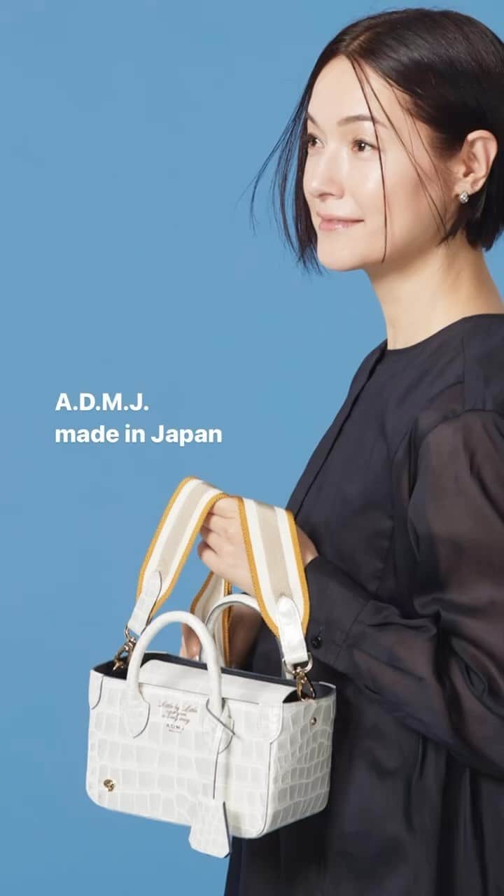 A.D.M.J.co.,Ltdのインスタグラム：「#admj #admjofficial #bag #madeinjapan #エーディーエムジェイ #バッグの中身 #バッグ」