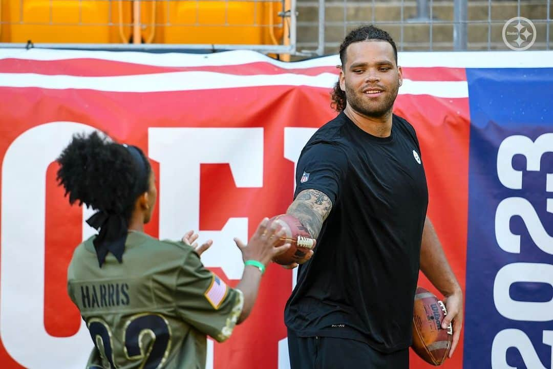 ピッツバーグ・スティーラーズさんのインスタグラム写真 - (ピッツバーグ・スティーラーズInstagram)「On Wednesday night, the #Steelers honored members of the Armed Forces during the 15th annual Heroes Night Out at @acrisurestadium」9月14日 9時08分 - steelers