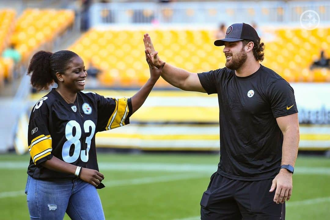 ピッツバーグ・スティーラーズさんのインスタグラム写真 - (ピッツバーグ・スティーラーズInstagram)「On Wednesday night, the #Steelers honored members of the Armed Forces during the 15th annual Heroes Night Out at @acrisurestadium」9月14日 9時08分 - steelers