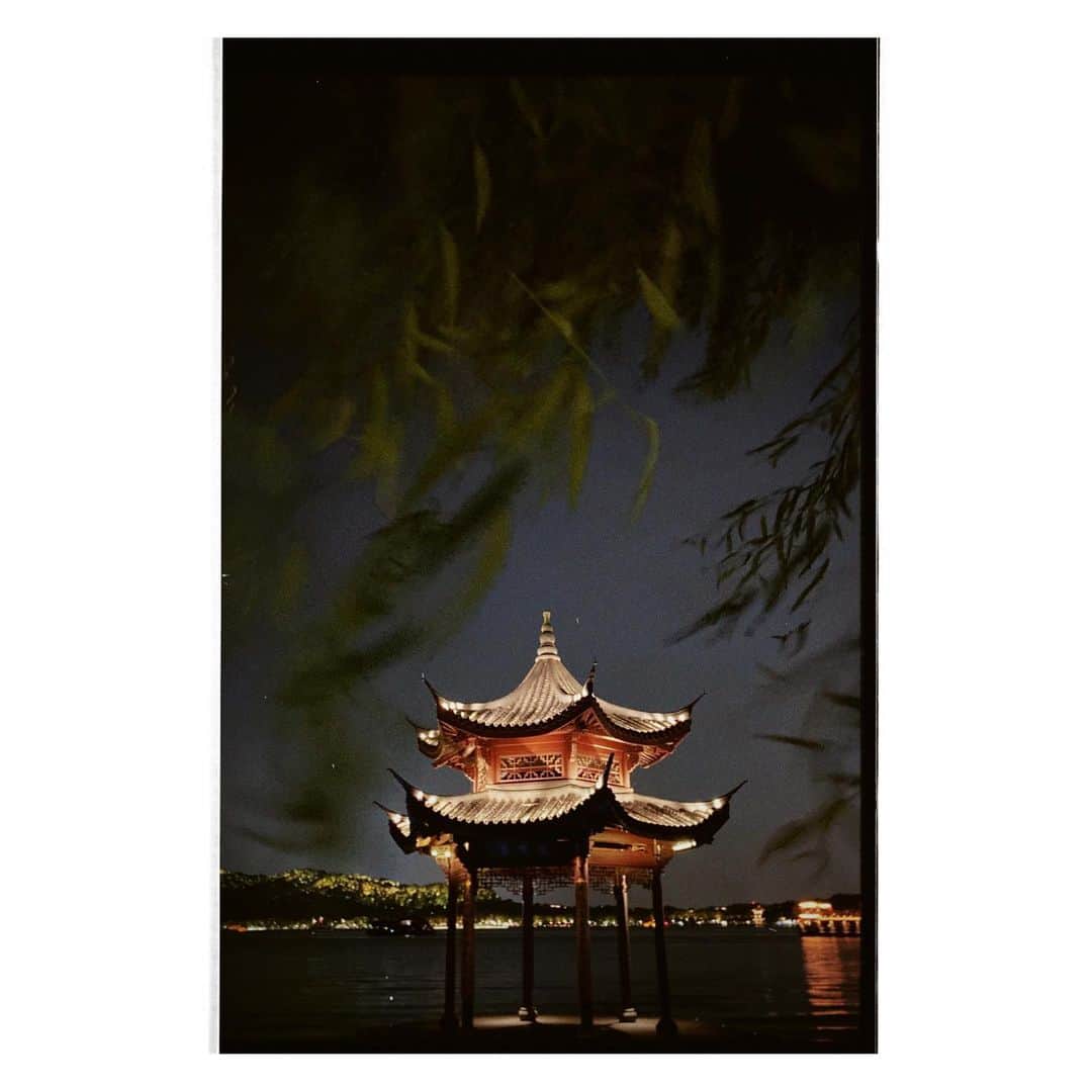 岩崎拓馬のインスタグラム：「🇨🇳🇨🇳🇨🇳🇨🇳 . . はじめての上海と杭州。  いろんな意味で凄かった。  谢谢。 . . #happytime」