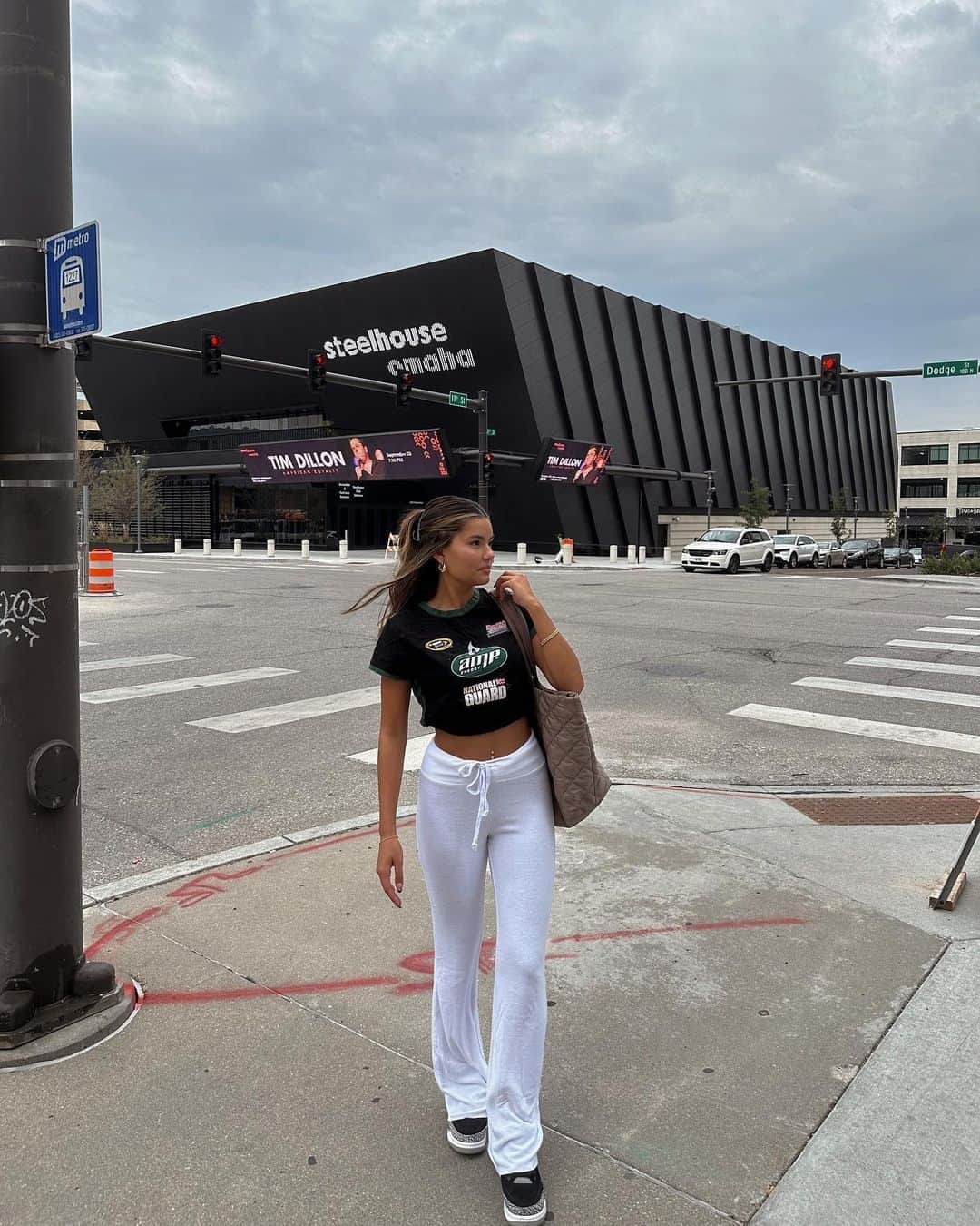 のインスタグラム：「ON THE GO: Tennis club pants = closet STAPLE⁠ Perfect for your on-the-go, errand-running days 🔥⁠ ⁠ #wildfoxcouture @sophiakrzyzanowski」