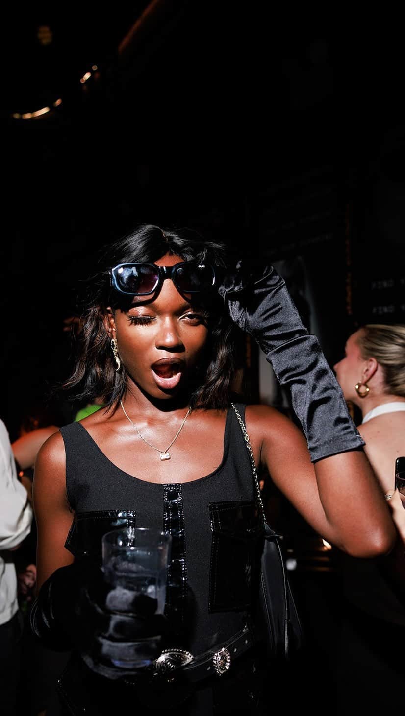 のインスタグラム：「Closing out #NYFW just how we started it 🪩」
