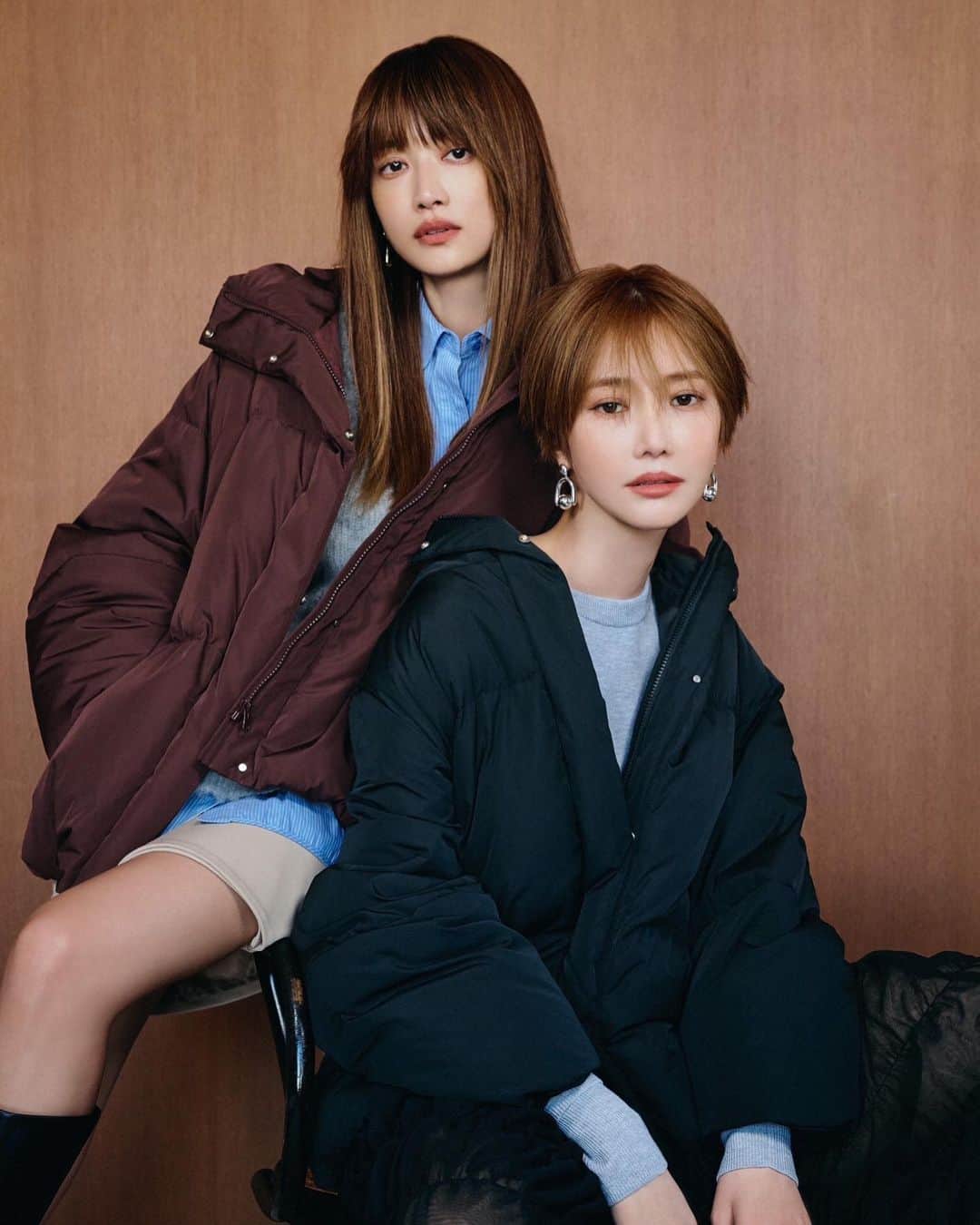 ヨンアのインスタグラム：「@emmi.jp 🩷 アウター企画で　@gojoonhee と初めて撮影しました！ジュニ日本初デビュー😂 凄く楽しかったね！可愛いのが沢山あって 二人が盛り上がりました！その様子も　emmiさんのYouTubeでアップされてます🫣 是非チェックしてくださいね🩷」