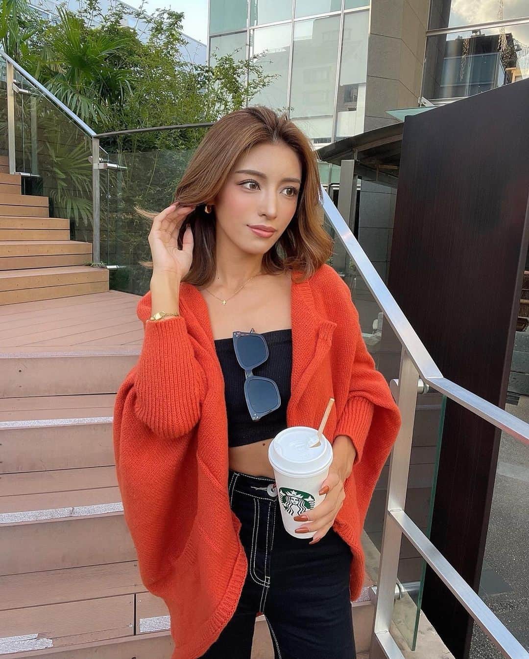MIWAのインスタグラム：「質問多かったコーデ🍂🤎 ㅤㅤㅤㅤㅤㅤㅤㅤㅤㅤㅤㅤㅤ ㅤㅤㅤㅤㅤㅤㅤㅤㅤㅤㅤㅤㅤｶｰﾃﾞｨｶﾞﾝ: @shein_japan 【11623146】 ﾄｯﾌﾟｽ: @zara  ﾊﾟﾝﾂ: @gydajp  ﾋｰﾙ: @zara  ｻﾝｸﾞﾗｽ: @flex_japan   ㅤㅤㅤㅤㅤㅤㅤㅤㅤㅤㅤㅤㅤSHEINで使えるお得なクーポン みんなよかったら使ってね♪🛍️  ｸｰﾎﾟﾝｺｰﾄﾞ【 miwa2023 】 お買い上げ金額¥1～¥5,999円までは セール価格より15%OFF、¥6,000円以上は 20%OFFが適用されるよん🎈 利用期限：12月末日まで🔑  #ootd#秋服#秋コーデ#カーディガン #パンツコーデ#shein#shein購入品  #zara#綺麗めコーデ#fashion#outfit  ㅤ」