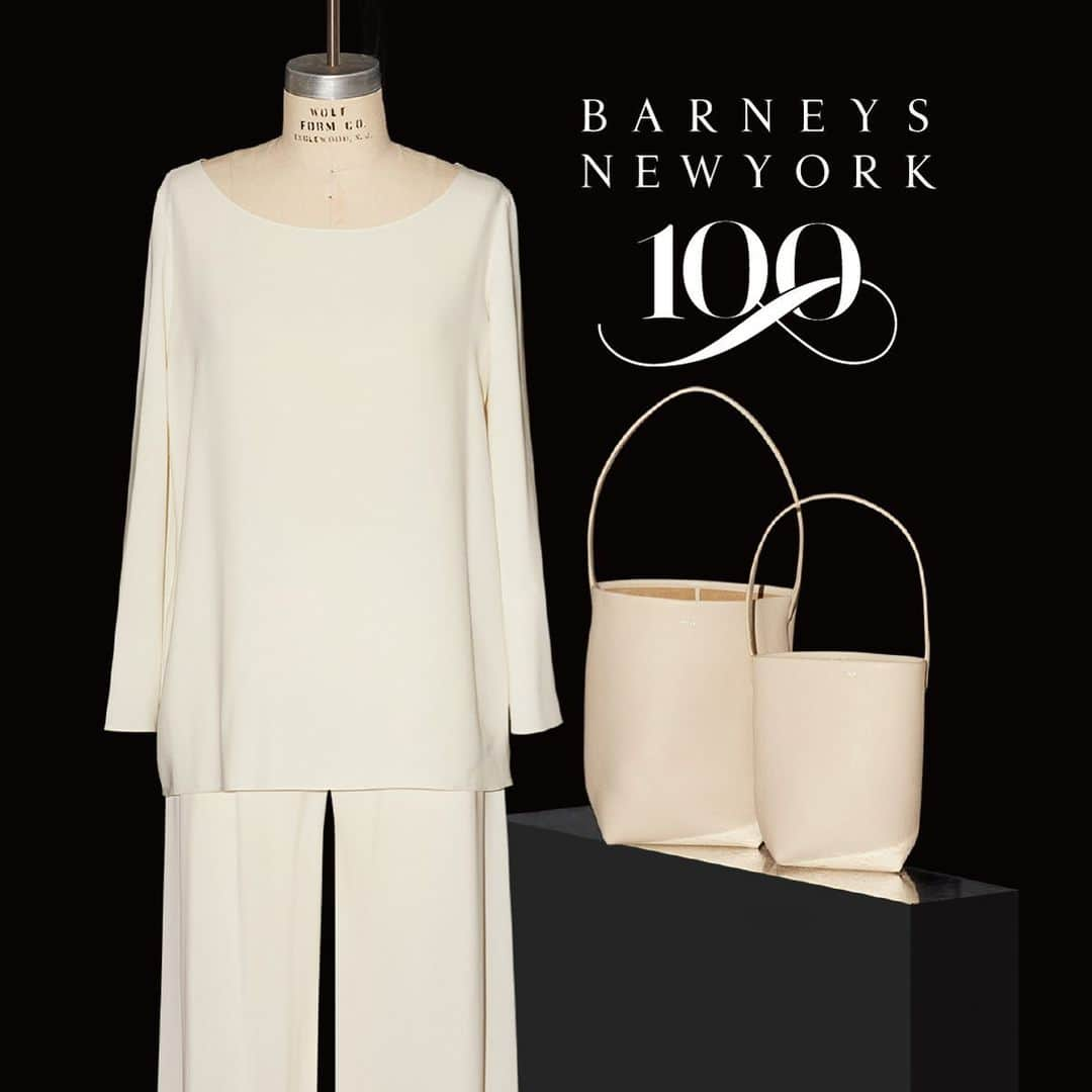 BARNEYS NEW YORKさんのインスタグラム写真 - (BARNEYS NEW YORKInstagram)「バーニーズ　ニューヨーク創業100周年記念の限定アイテム第7弾が各店店頭に続々登場！洗練されたスタイリングが叶う上質でスタイリッシュなアイテムをご紹介いたします。詳しくはBIOの🔗より特集ページをご覧ください。  #barneys100th #foreverbarneys #ずっとずっとバーニーズ #therow #maisonmargiela #marni #jilsander #sacai #cfcl #yokochan #moncler #バーニーズニューヨーク #barneysnewyork」9月14日 19時38分 - barneysjapan