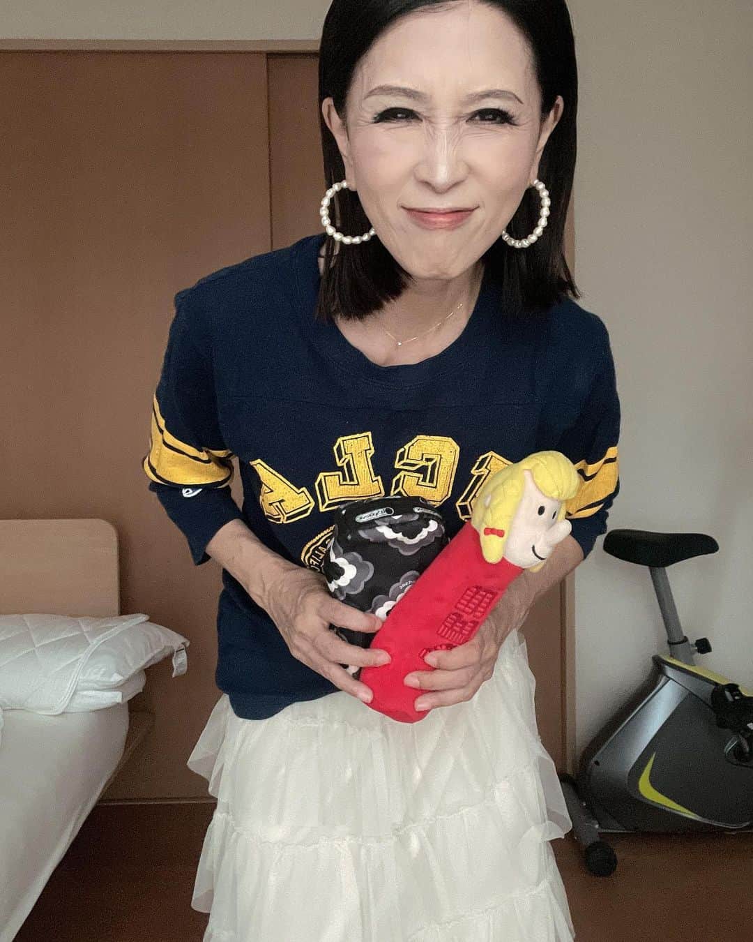 Naoko（なおこ）さんのインスタグラム写真 - (Naoko（なおこ）Instagram)「病院🏥  たくさん 母ぐらいの お年寄りがいて、  みんな病気と 闘ってる  母もまた 手術になったけど 頑張って 長生きして欲しい  100歳まで 生きてね お母さん  #筋トレ女子 #フィットネス女子#フィットネス#Fitness#筋トレ女子と繋がりたい #筋トレ好き#筋トレ好きと繋がりたい#減量 #くびれ#美ボディ #アラフィフ#アラフィフコーデ#ボディメイク #50代#健康 #熊本 #kumamoto」9月14日 19時38分 - smile_naohibi