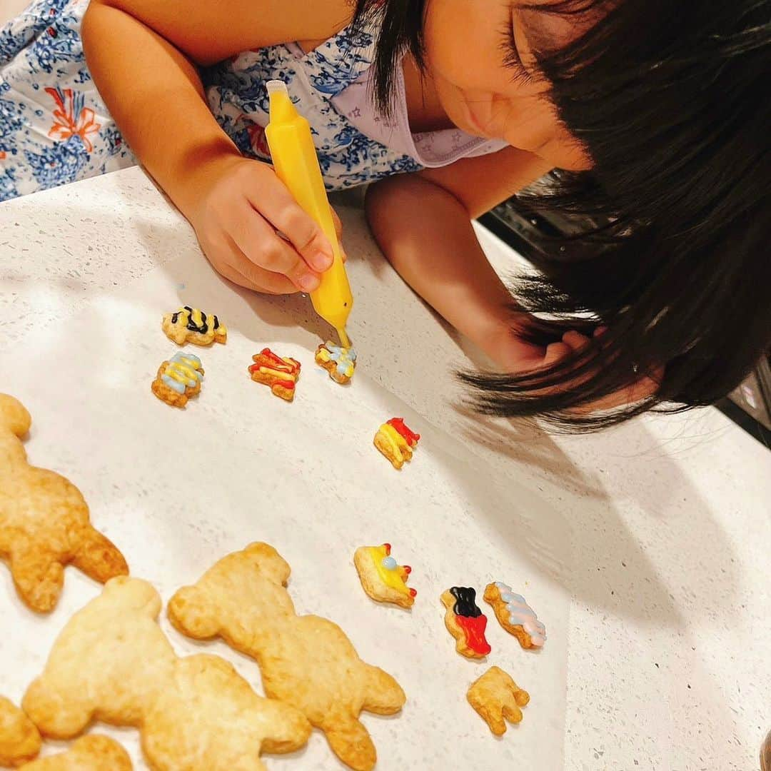 門脇舞以さんのインスタグラム写真 - (門脇舞以Instagram)「👧サプライズケーキ🎂 #ありがとう👩💖 #6歳 #お料理の先生プロデュース🐰👑✨」9月14日 19時41分 - kadomaita