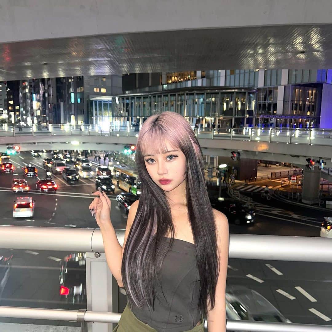 かれんのインスタグラム：「･ 🌃 ･ みんないつもありがとう」