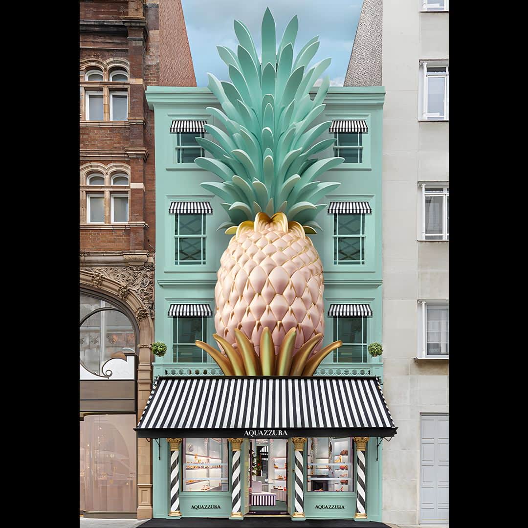 Aquazzuraのインスタグラム：「The AQUAZZURA Pineapple comes to 26 New Bond Street in London! Discover our new town house! 🍍  #aquazzura」