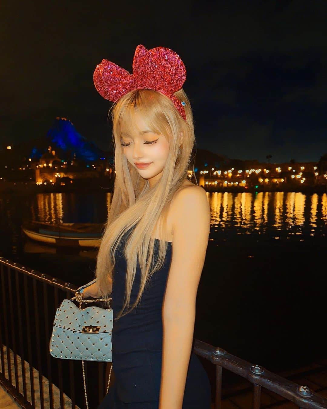 アンジェリカのインスタグラム：「場面Disney🌏✨💜🩷🪐  ﾀﾜｰｵﾌﾞﾃﾗｰさいっこー♡♡わら .  . マツエクもリペアしてきてぱっちり♡♡ @lapis_emi 🫶🏻 𝐓𝐡𝐚𝐧𝐤 𝐲𝐨𝐮🩷🩷」