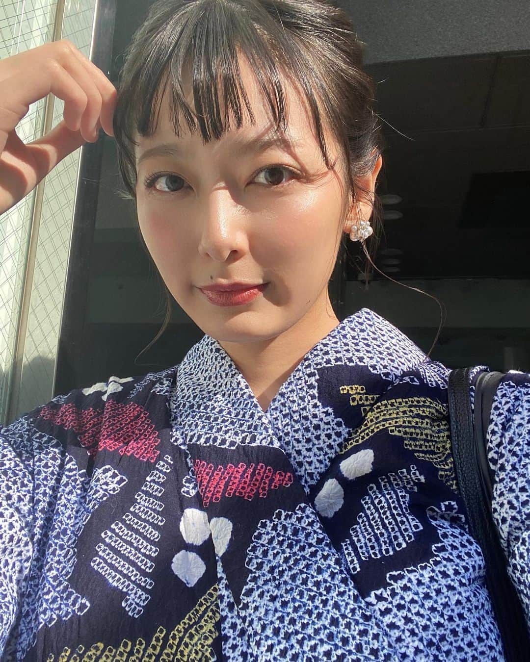 藤井美希さんのインスタグラム写真 - (藤井美希Instagram)「. 今年は夏らしいこといっぱいできた！ もーちょっとだけ夏したいな  ♡ @yui19861006 ♡  今回のヘアセットと着付けも鈴木さんにお願いしました🫶  #浴衣#花火  #浴衣ヘア」9月14日 20時04分 - miki_fujii.527