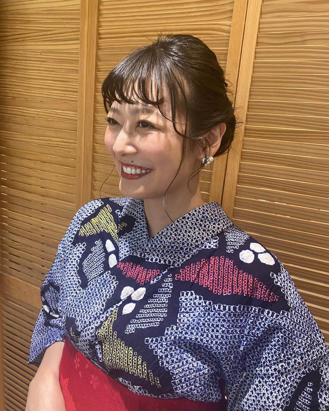 藤井美希さんのインスタグラム写真 - (藤井美希Instagram)「. 今年は夏らしいこといっぱいできた！ もーちょっとだけ夏したいな  ♡ @yui19861006 ♡  今回のヘアセットと着付けも鈴木さんにお願いしました🫶  #浴衣#花火  #浴衣ヘア」9月14日 20時04分 - miki_fujii.527