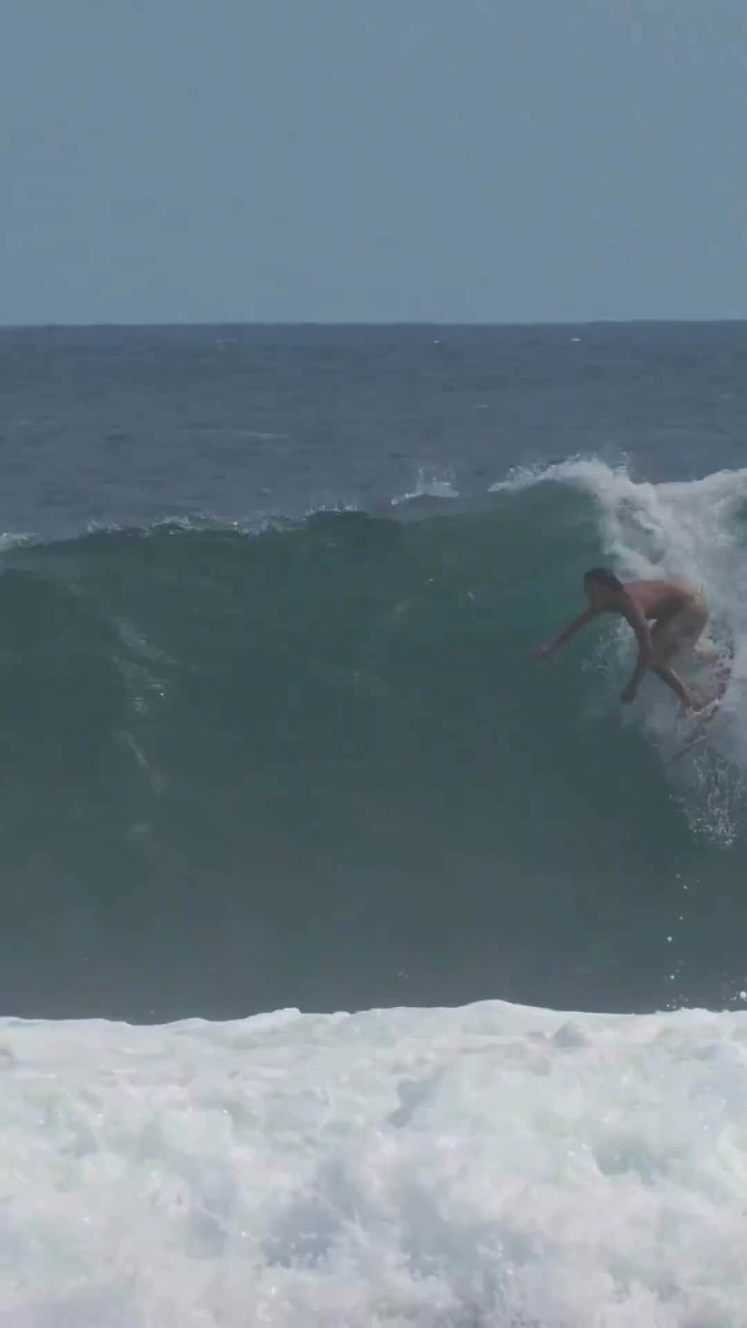 RVCA Japanのインスタグラム：「@rylanbeavers_ leaking a clip from his upcoming video “ Sleep when your a Dead “   🎥 @barli.doyle   @rvca #balanceofopposites #rvcasurf」