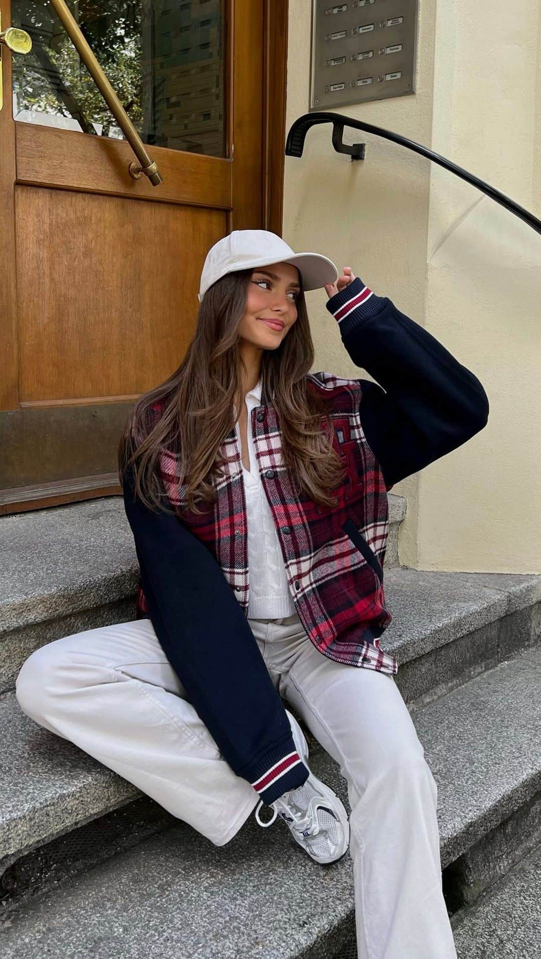 Tommy Hilfigerのインスタグラム：「Name a pattern better suited for Fall, we dare you. #TommyTartan #AndreaSubotic」