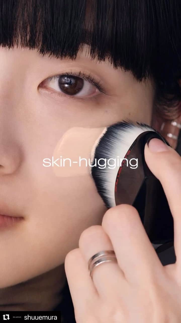 月山京香のインスタグラム：「@shuuemura drawing a good line😌」