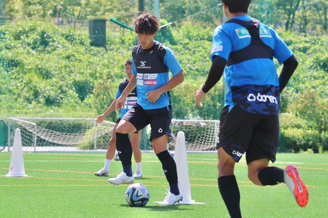 横浜スポーツ&カルチャークラブさんのインスタグラム写真 - (横浜スポーツ&カルチャークラブInstagram)「.  🔵training🟠  9/14  training photo📸  #佐川亮介 #松村航希 #西山峻太 #二階堂正哉 #小島秀仁  NEXT👉 J3リーグ第27節 📅9/18(月・祝)17:00ko 🆚#いわてグルージャ盛岡 🏟#ニッパツ三ツ沢球技場  #yscc #Ｊリーグ #jleague #j3 #横浜 #本牧 #soccer #サッカー #bonera」9月14日 20時01分 - yscc_official