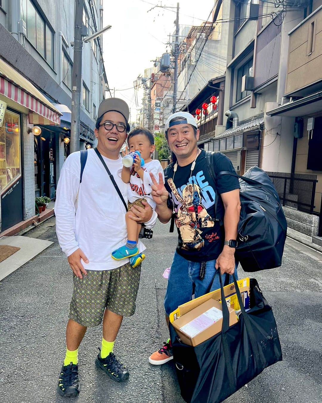 梶剛さんのインスタグラム写真 - (梶剛Instagram)「京都に家族旅行〜！  祇園花月にハイキングさんがいるのを知って、久々に会いたくて行ってきたぁ〜！  #香川県 #京都 #ハイキングウォーキング #祇園花月」9月14日 20時12分 - kajitsuyoshi