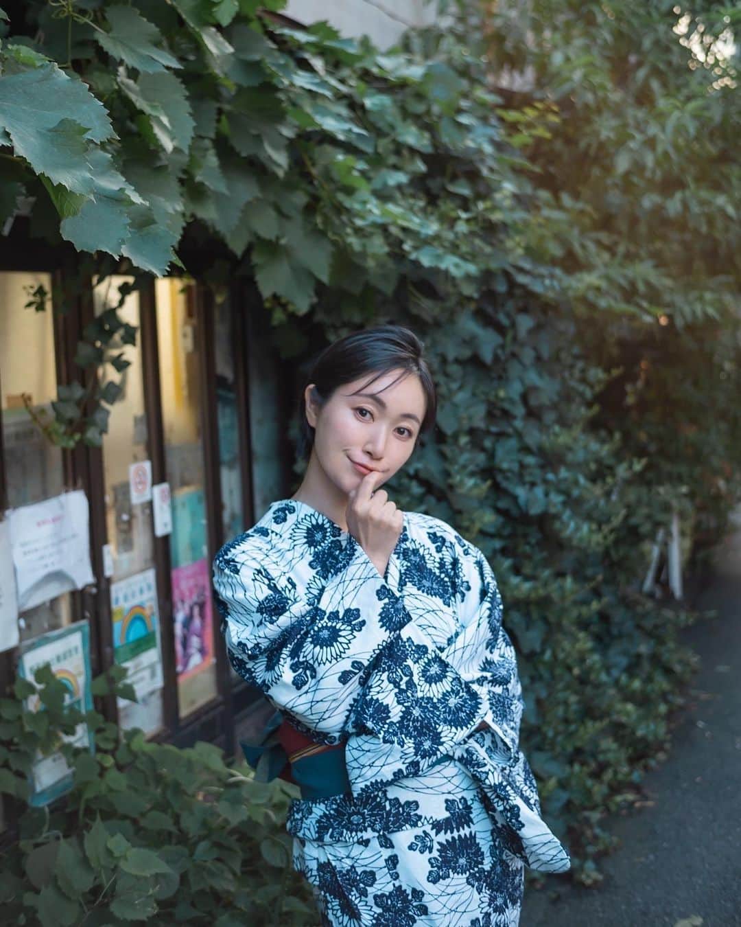 江守沙矢のインスタグラム：「まだまだ暑い日が続いているから、浴衣いいよね。 髪が短くても意外と浴衣と相性いいなと思いました👘」