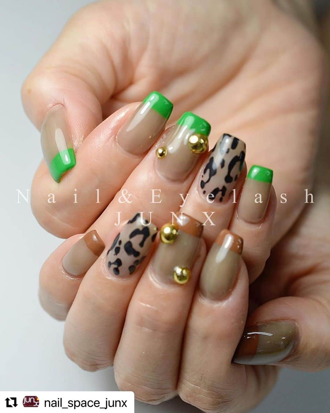 LEAFGEL PREMIUMさんのインスタグラム写真 - (LEAFGEL PREMIUMInstagram)「📸 @nail_space_junx 💚  新色のCanvas Art seriesをご使用いただいております🫶🏻💕  💚#624 GREEN 🤎#628 BROWN  秋ネイルとの相性も抜群💯🐆 発色が良いので、ポイント使いでも存在感があっておしゃれでかわいいですね✨  是非みなさまご参加になさってください👩🏻‍🎨🎨  #Repost @nail_space_junx with @use.repost ・・・ 新色♡  @leafgel_premium  624 628  発色良きでフレンチにも⭕️  #レオパードネイル   ご予約はホットペッパーから お問い合わせは公式LINEからお願い致します  #神戸ネイル #leafgelpremium  #nail #nails #nailart #naildesign  #gelnails #リーフジェル #leafgel  #ネイル#ネイルデザイン #美甲#光療美甲#네일 #オトナネイル#フィルイン #junx#nailspacejunx #小野市ネイルサロン  #三木市ネイルサロン #加古川ネイルサロン #神戸ネイルサロン  #三宮ネイルサロン  #佐藤淳子」9月14日 20時31分 - leafgel_premium