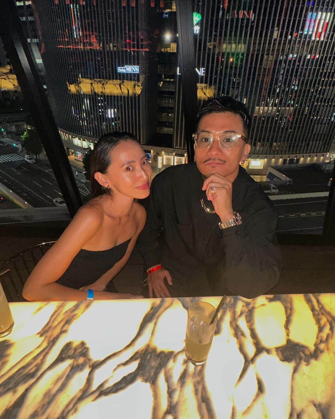 のインスタグラム：「❤️ ONモードでツーショットが中々無い私たち。笑」