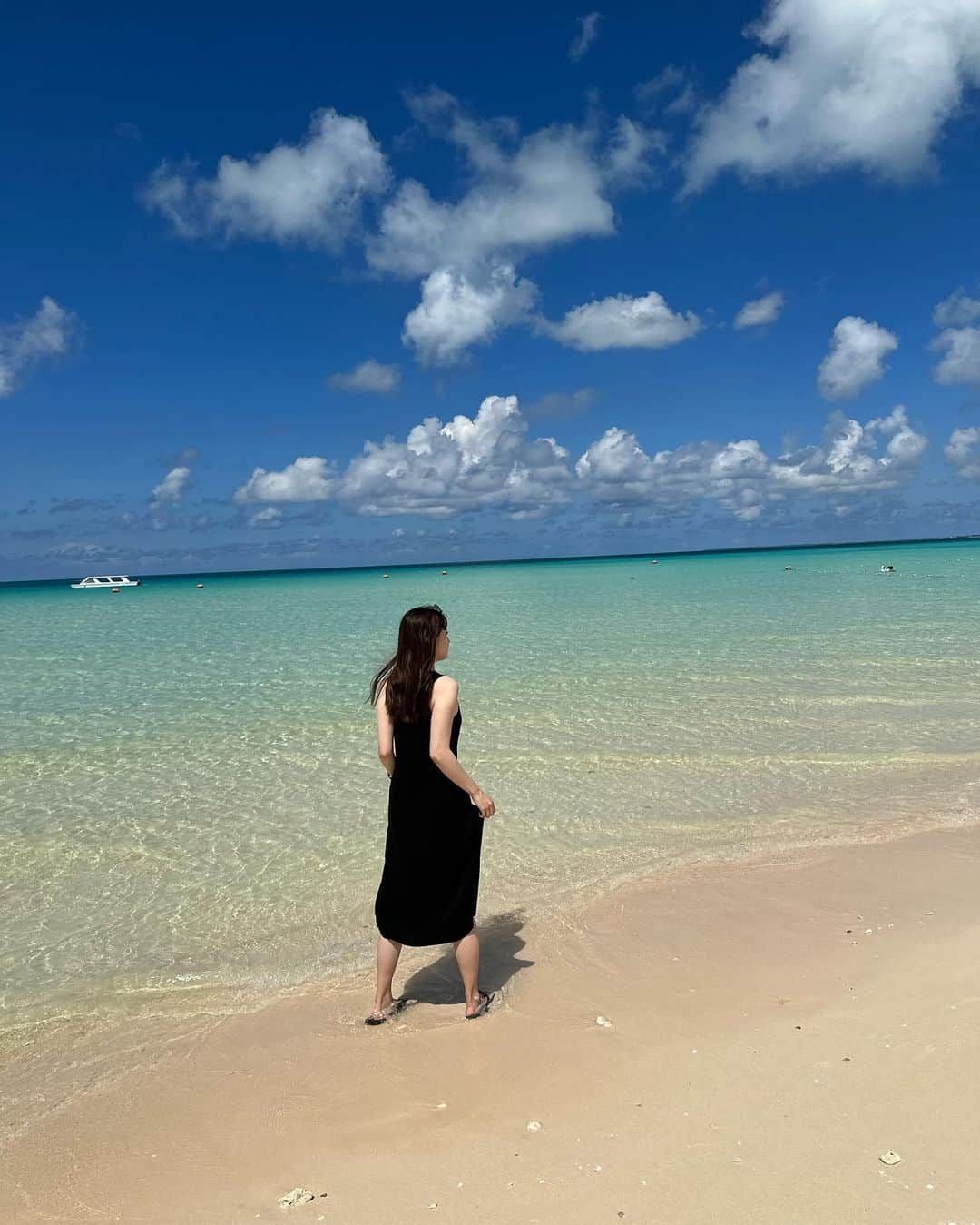 東城茉里さんのインスタグラム写真 - (東城茉里Instagram)「少し遅めの夏休み🌺 今年は宮古島！ ⁡ ⁡ #宮古島 #与那覇前浜ビーチ」9月14日 20時29分 - tojomari_