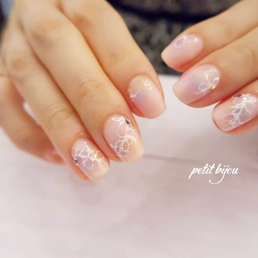 ayumiさんのインスタグラム写真 - (ayumiInstagram)「...⁡ ⁡.⁡ ⁡懐かしの♡⁡ ⁡⁡ ⁡.⁡ ⁡#petitbijou_nail」9月14日 20時32分 - petitbijou_nail