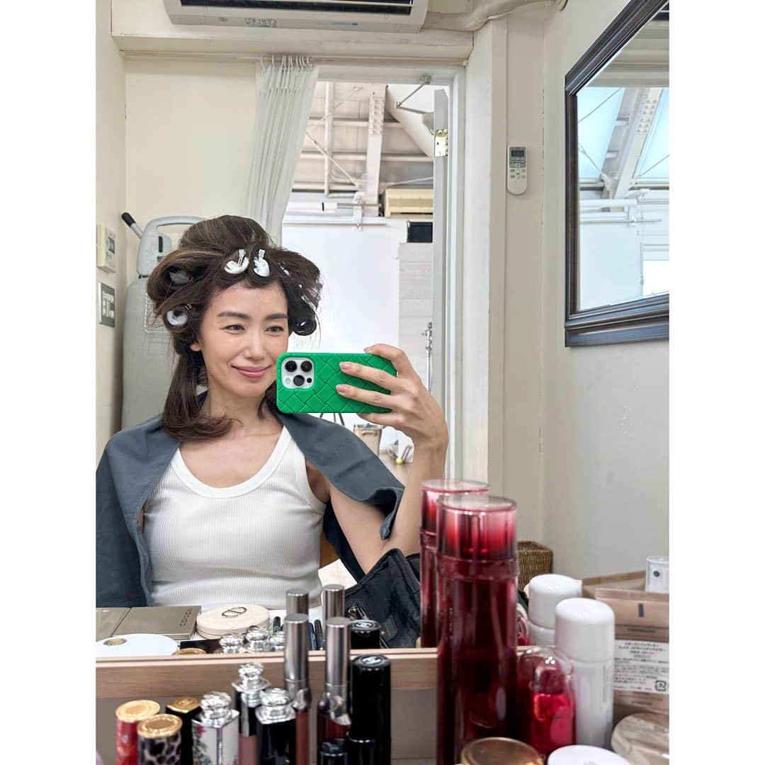 武藤京子さんのインスタグラム写真 - (武藤京子Instagram)「* * ヘアメイク途中の サザエさんヘア😆 * そして今日は ストックがなくなりつつあったので 久しぶりにマスクを買いました いつでも着けられるように 持っておくとやっぱり安心…😷 * コロナとインフルエンザ どっちも流行ってるそうなので 気をつけましょうね〜😉」9月14日 20時32分 - kyokomuto0628