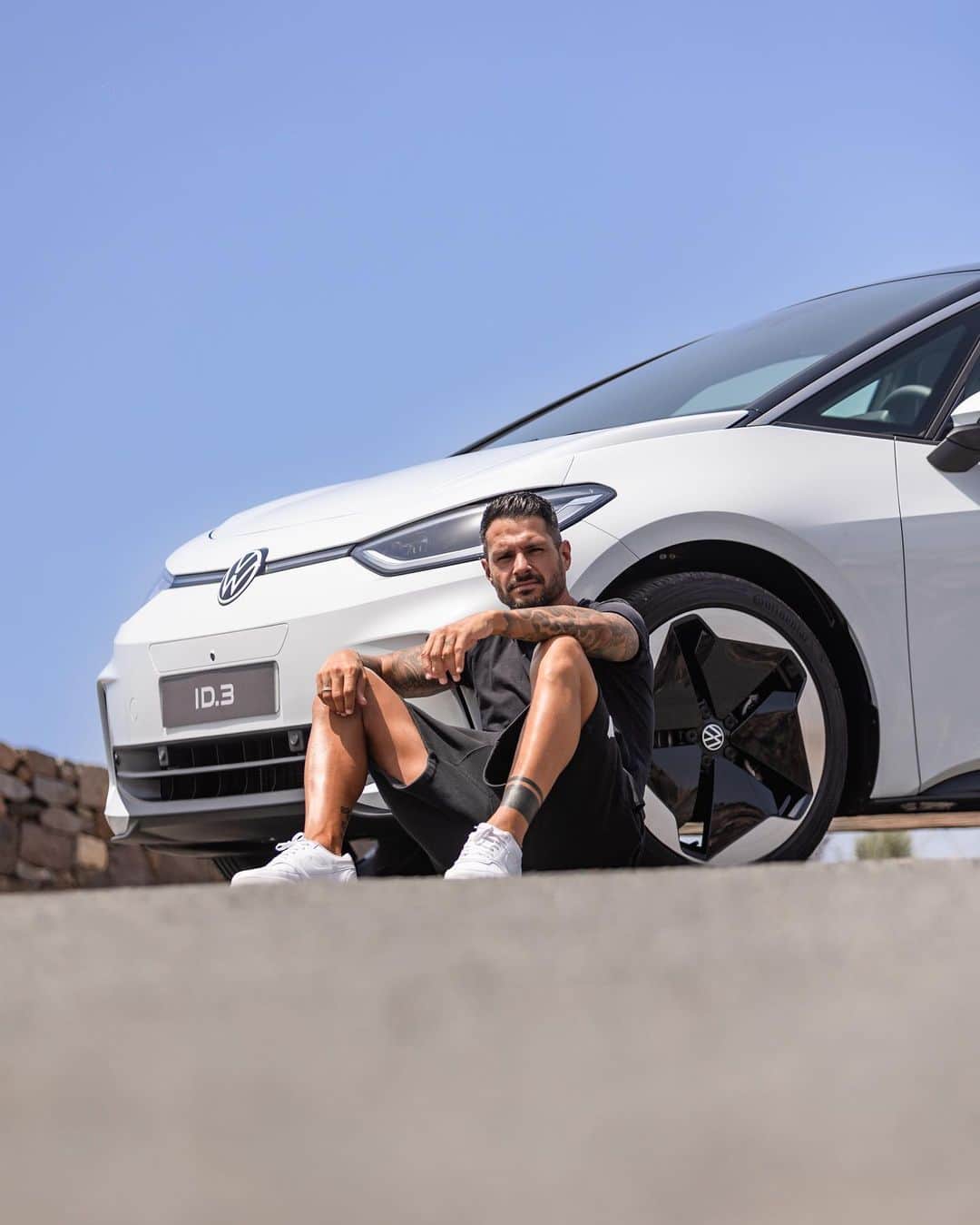 ビクトル・マチン・ペレスのインスタグラム：「NUEVO ID3 😱  100% Eléctrico 🔋  @vwcanarias」