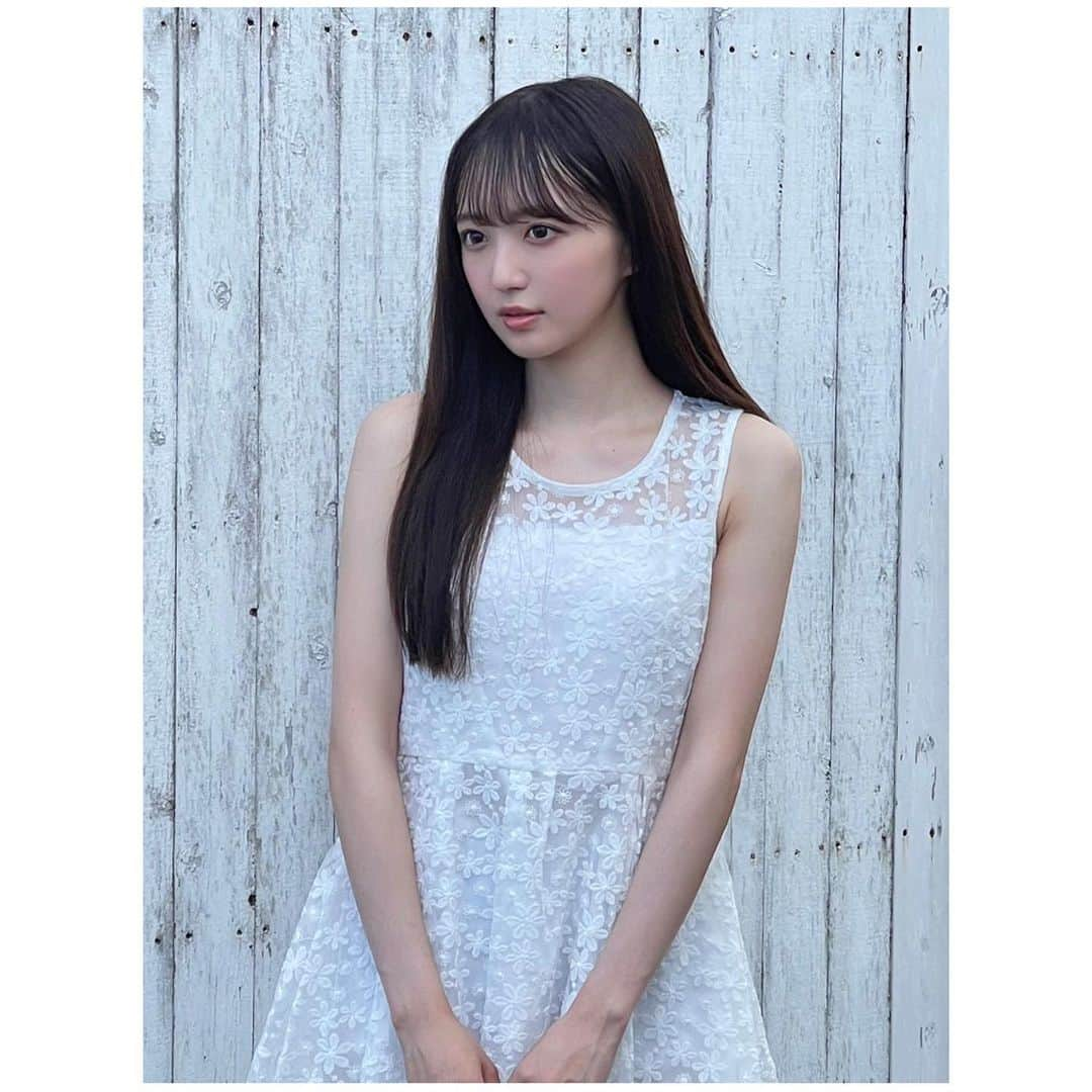 日比野芽奈さんのインスタグラム写真 - (日比野芽奈Instagram)「🍜🍥𓂃 𓈒𓏸◌‬ . . . 【TIF2023×ガラスガール】  TIFで発見！“夏のシンデレラ”プロジェクト2023  この部屋着っぽいカットでは、 なんと ガラスガールさんが作ってくださった  "負け顔 " Tシャツを着用してます！👚  私を " 夏のシンデレラ " に選んでいただいた理由の一つが " 負け顔 "  これを武器だと言ってくださって本当に嬉しかったです🥲  負け顔 も含め、私のまだまだな所を 脱ぎ捨てて、成長した素敵なシンデレラに なるところまで見届けてください...！  ラーメンも食べました(急)  本当に幸せだったな〜、、  こんな日々が続くように、 精進してまいります...！  本当にありがとうございました！🎀 . . . #ラフラフ #日比野芽奈 #アイドル #TIF #TIF2023 #ガラスガール #ラーメン #ラーメン倶楽部 #ラーメン女子 #ラーメン好きな人と繋がりたい #グラビア」9月14日 20時38分 - hibino_meina